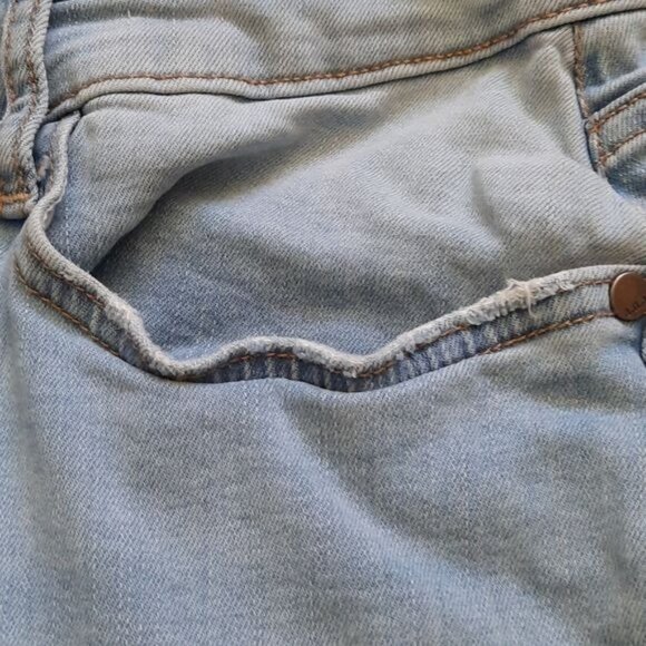 Ana Mid Rise Fayed Hem Denim Jean Shorts Size 24 - Picture 5 of 9